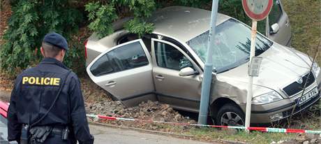 Po stelb v Praze-eporyjích zstal mrtvý policista. (16. záí 2009)