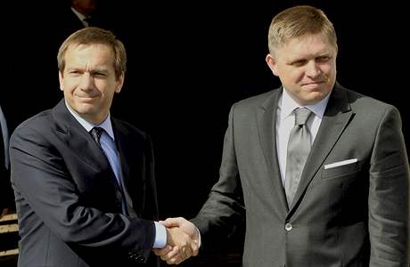 Slovenský premiér Robert Fico (vpravo) se svým maarským protjkem Gordonem Bajnaiem (9. záí 2009)