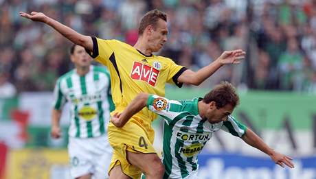 Bohemians 1905 - eské Budjovice: domácí Jan tohanzl  (vpravo) a David Homolá