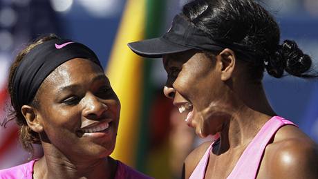 Serena (vlevo) a Venus Williamsovy