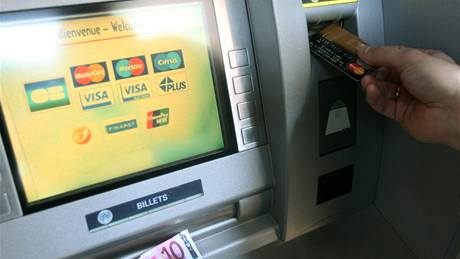 Výběr z bankomatu Výběr z bankomatu