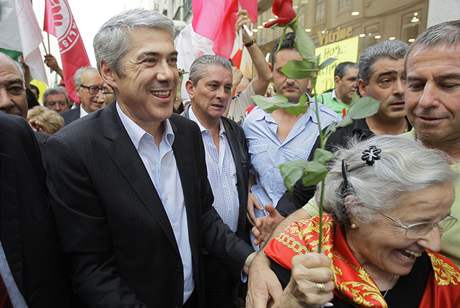 Portugalská Socialistická strana (PS) v ele s premiérem José Sócratesem obhájila vítezství ve volbách (28.9.2009)