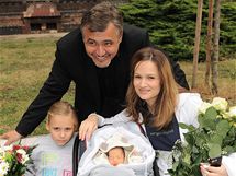 Klra Dolealov s rodinou odchz z porodnice