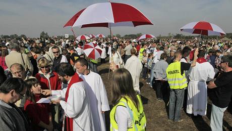 Vysluhovn eucharistie ve Star Boleslavi