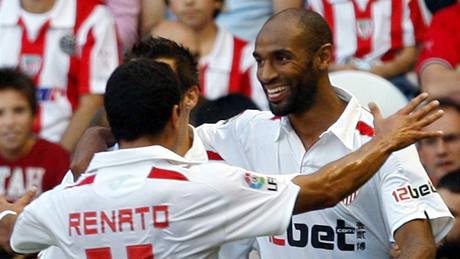 Real Madrid se díky skóre posunul na první místo. Radovat se me i útoník Karim Benzema.