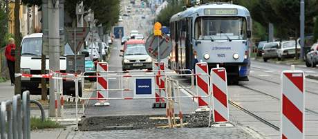 Nstupn ostrvky v Brn se mus kvli novm tramvajm, kter jsou nejdel v republice, prodlouit