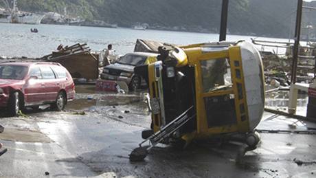 Vlna tsunami udeila i v Americké Samoi (30.9.2009)