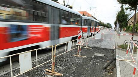 Nástupní ostrvky v Brn se musí kvli novým tramvajím, které jsou nejdelí v republice, prodlouit