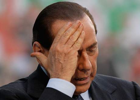 aloby provázejí Berlusconiho od zaátku jeho politické kariéry