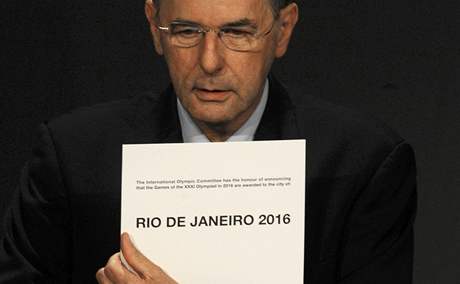 Prezident MOV Jacques Rogge oznamuje pidlen letn olympidy 2016 brazilskmu Riu