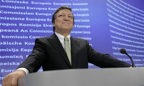Jos Barroso se raduje nad vsledkem druhho irskho referenda (3. jna 209)