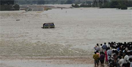 Jih Indie postihly nejhor zplavy za poslednch desetilet. (3. jna 2009)
