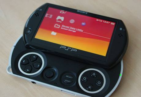 Sony Ericsson chystá PlayStation mobil ve stylu PSP GO