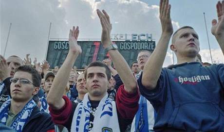 Polské hooligans chce policie zadret u na hranicích.