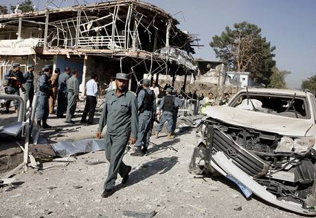Nsledky vbuchu pobl indick ambasdy v Kbulu (8.10.2009)