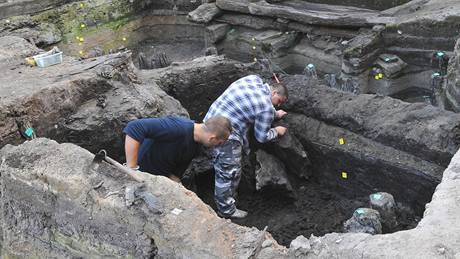 Archeologický przkum na nádvoí zámku ve Veselí nad Moravou