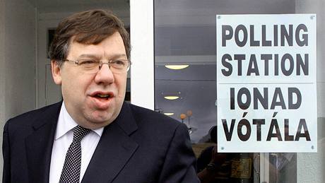 Irský premiér Brian Cowen Irský premiér Brian Cowen