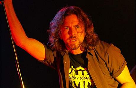 Pearl Jam naposledy koncertovali v Praze v roce 2006 (na snímku Eddie Vedder)