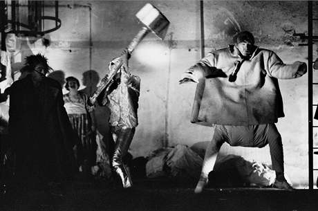 Z inscenace Perzekuce - foto Jan Dvok a Martin pelda