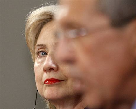 Hillary Clintonov a Sergej Lavrov (13. jna 2009)