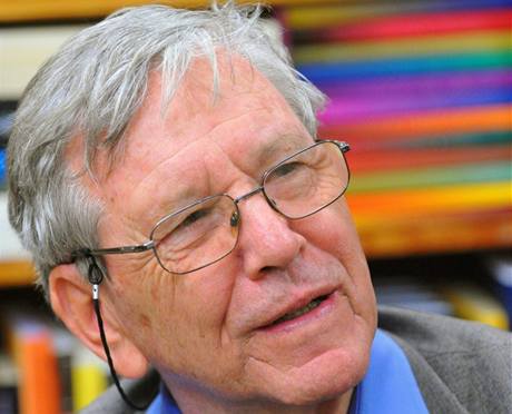 Amos Oz pi sv posledn nvt Prahy (15. 10. 2009).