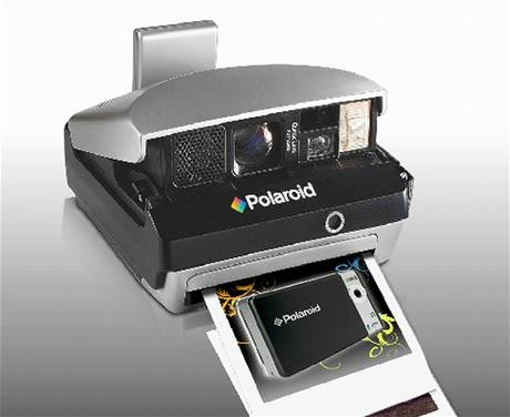 Klasický instantní fotoaparát Polaroid se brzy doká svých nástupc