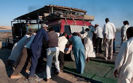 Plavba po divokm Nilu - z egyptskho Asunu do Wadi Halfy v Sdnu. Vyloovn