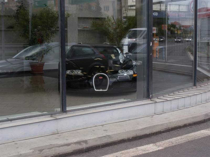 Na ulici potkáte Veyron jen výjimen. Asi nejvtí anci budete mít na francouzské Riviee uprosted hlavní sezóny nebo na Miami Beach, tam pak asi celoron.