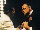 Al Martino a Marlon Brando ve filmu Kmotr