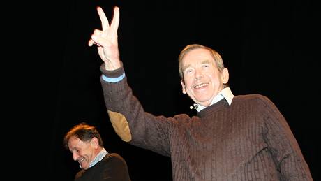 Václav Havel vystoupil v Divadle Na Zábradlí k 20. výroí politických zmn v...