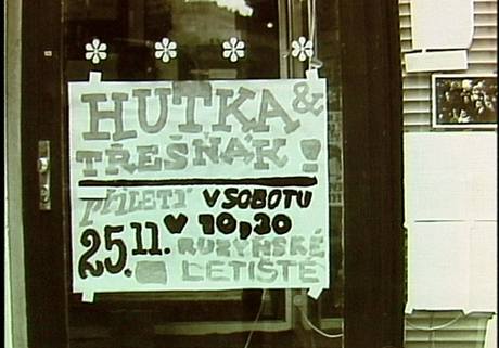 Plakt na prask ulici, listopad 1989 (z vstavy Devtaosmdestej)