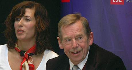 Nkdejí prezident Václav Havel se zúastnil konference v prestiní Londýnské ekonomické kole (LSE) (4. 11. 2009)