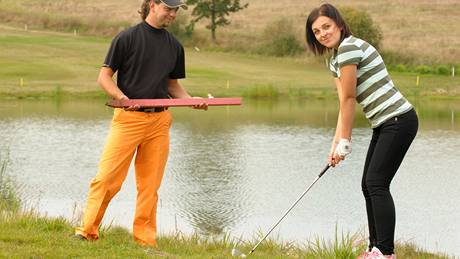Seriál o golfových pravidlech - dovolené odstranní kolíku.