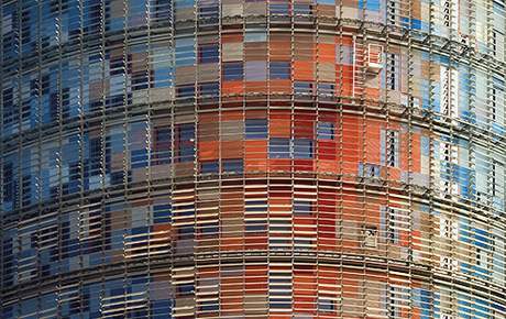 Torre Agbar v Barcelon, Jean Nouvel; 2000-2005