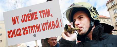 Demonstrace bezpenostních sloek za zvýení mezd. (1. íjna 2008)