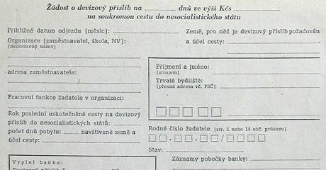 Devizov pslib od banky a vjezdn doloka - za totality jedin monost, jak vycestovat na Zpad. O devizov pslib a doloku bylo nutn dat i k cestm do Jugoslvie.