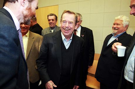 Vclav Havel mezi ostatnmi hosty konference Svoboda a jej neptel.