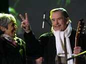 Prezident Vclav Havel sebe sama uvedl jako nosie kytar - toho asu psnikce Joan Baezov.