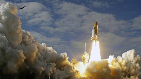 Start raketoplánu Atlantis. (16. listopadu 2009)