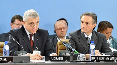 Zastupce ukrajinského ministerstva obrany Valerij Ivaenko (vlevo)