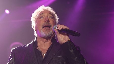 Tom Jones vystoupil podruhé v esku