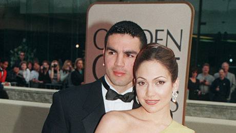 Manelé Jennifer Lopezová a Ojani Noa v roce 1998