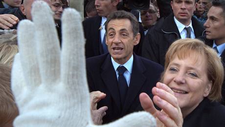 Konec první svtové války si v Paíi pipomnla nmecká kancléka Angela Merkelová a francouzský prezident Nicolas Sarkozy (11. listopadu 2009)