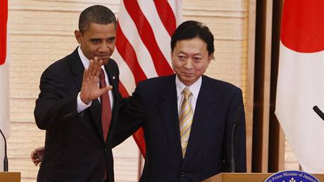 Americký prezident Barack Obama s japonským premiérem Jukio Hatojamou (13. listopadu 2009)