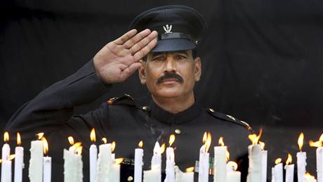 Indie si pipomnla rok od teroristických útok v Bombaji. (26. listopadu 2009)
