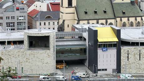 Nové obchodní centrum budí mezi Ústeany emoce. Spojení Fora s kostelem nepijde kritikm astné.