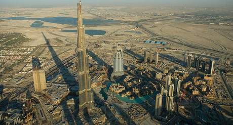 Nejvyí mrakodrap na svt v Dubaji Burd Dubaj má 818 metr.