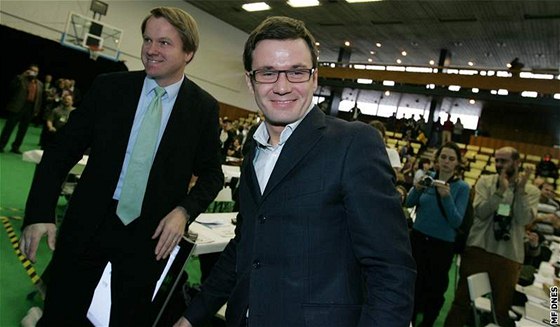 Ondej Lika se rozhodl vést volební kandidátku zelených v Praze mimo jiné proto, aby se mohl pímo utkat s bývalým ministrem za zelené Karlem Schwarzenbergem, který vede novou stranu TOP 09.