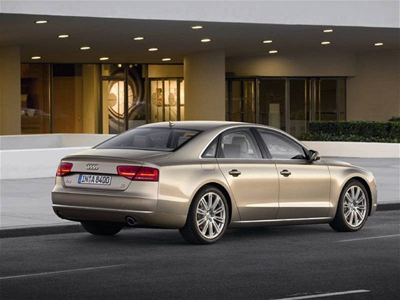 Audi A8 pro generálního editele Les R stálo i s DPH tém 2 miliony K. Ilustraní foto.