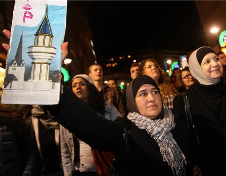 Muslimov ve vcarskm Lausanne protestuj proti zkazu minaret v zemi